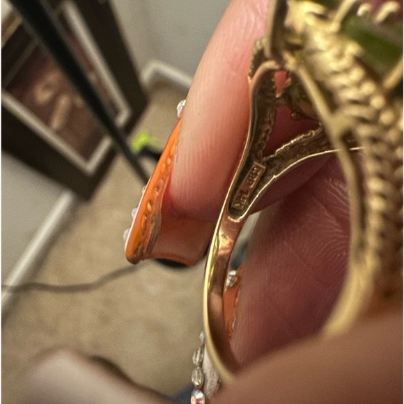 14kt Gold Cluster Peridot Ring Sz.8 - Picture 4 of 5